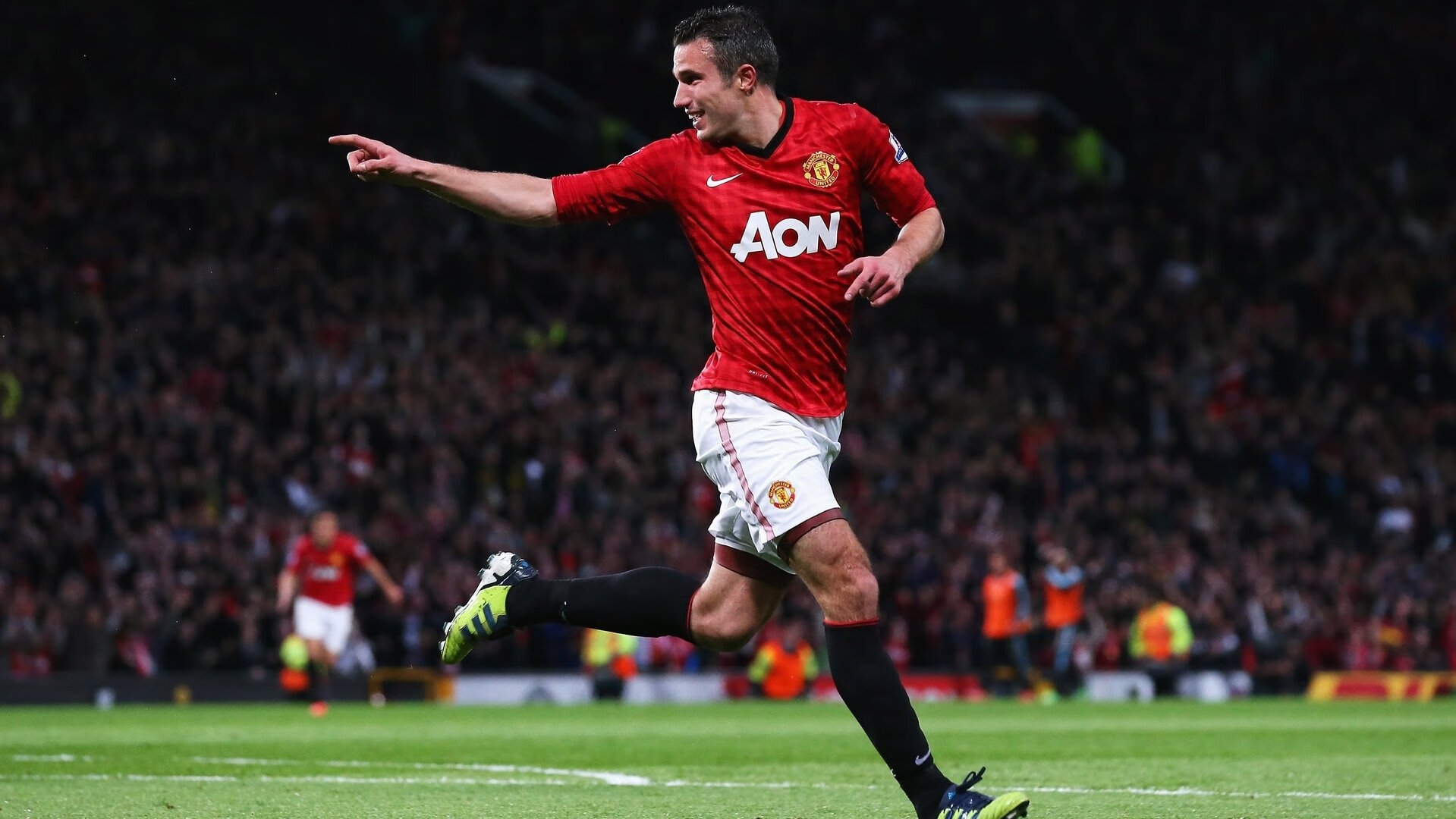 东契奇重返赛场,刷新纪录首场状态出色,IG观众沸腾!观众掌声雷动