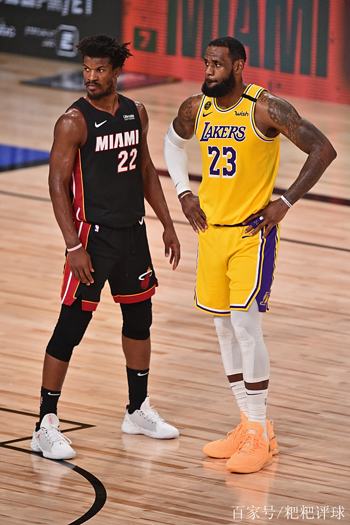  国足李铁的老婆是谁 