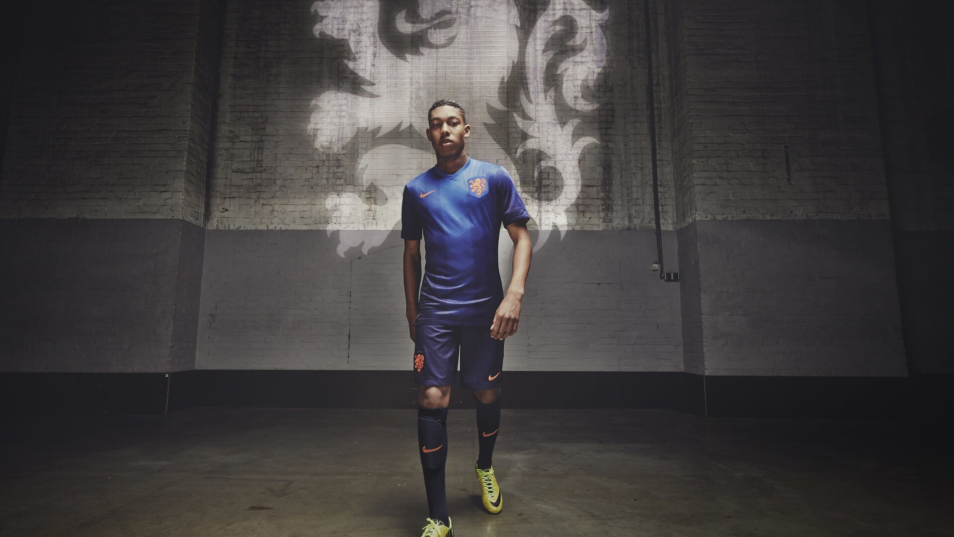 AYX体育直播-综合格斗赛场焦点！荷兰队对阵英格兰队，压哨绝杀，引爆全场观众欢呼